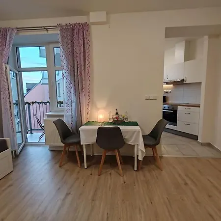 Star With Terrace 5c Apartman